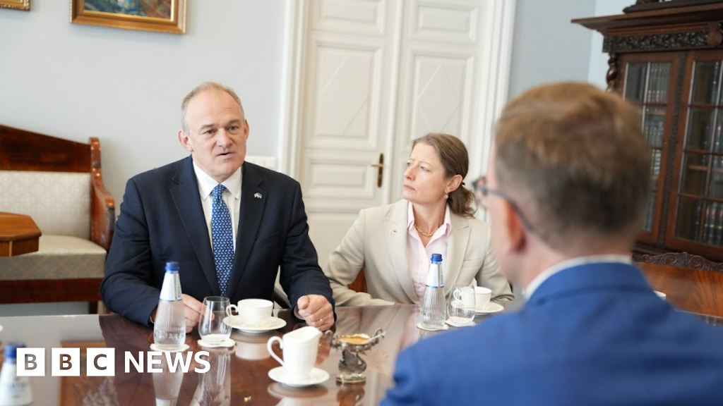 Give new recruits £10,000 to join army, says Davey