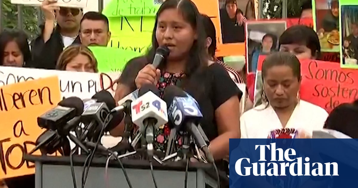 Trump and Fed chair Powell clash over Federal Reserve renovation cost – video