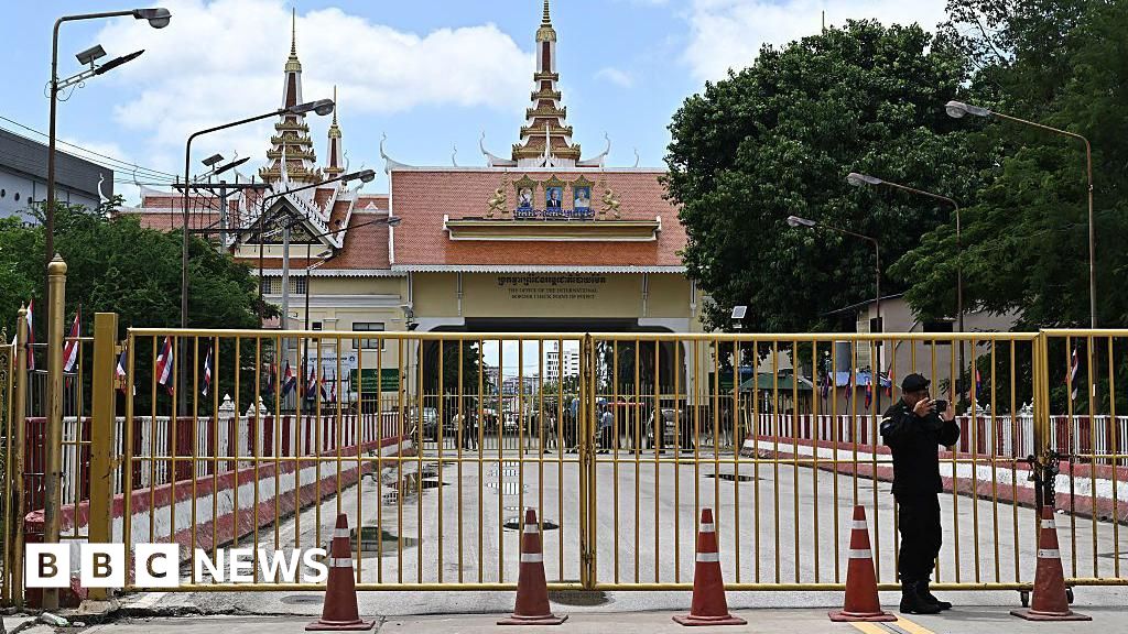 Thailand bans tourists from going to Cambodia as border dispute persists