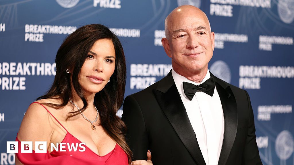 Jeff Bezos 'not welcome here' - Venice activists on plan to disrupt his wedding