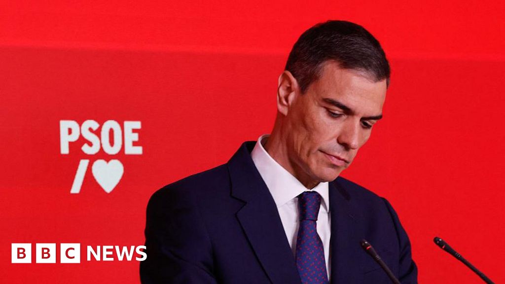 Spanish PM sorry after top official resigns in corruption scandal