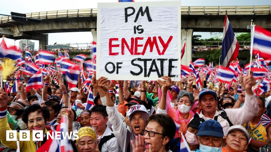 Thousands protest in Bangkok calling for Thai PM to resign