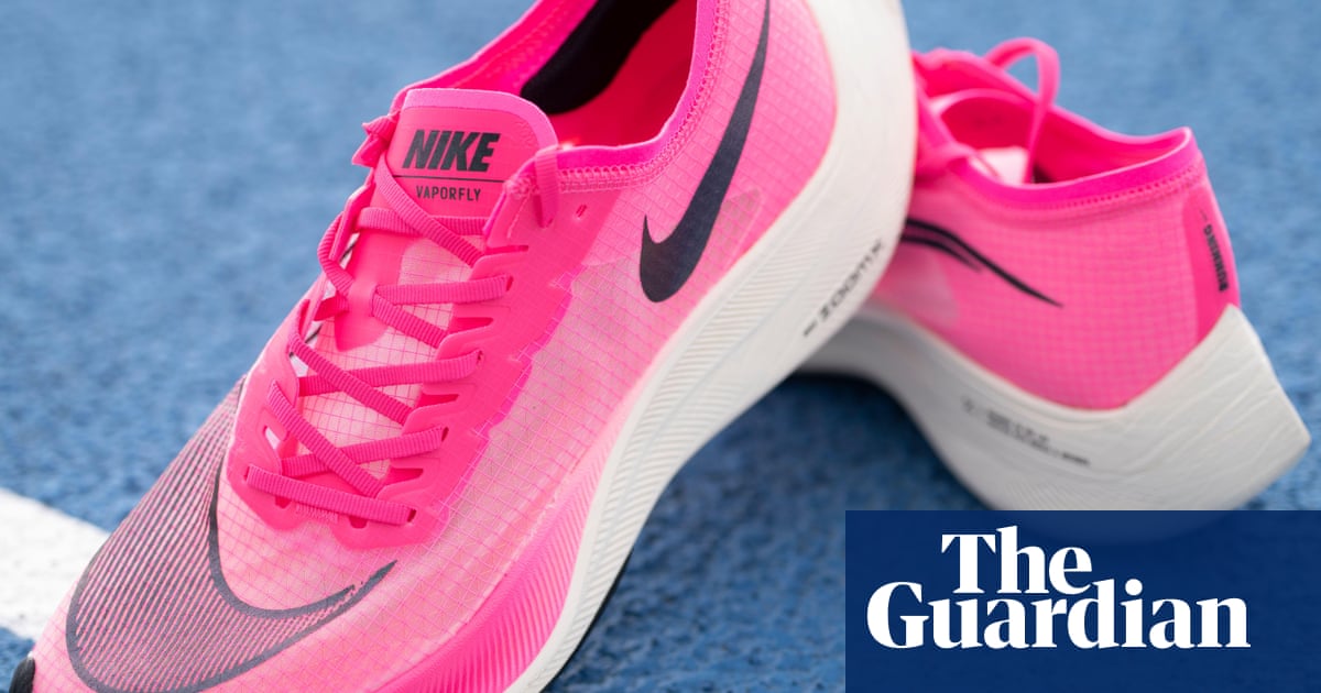 Nike says Trump tariff war could cost it $1bn