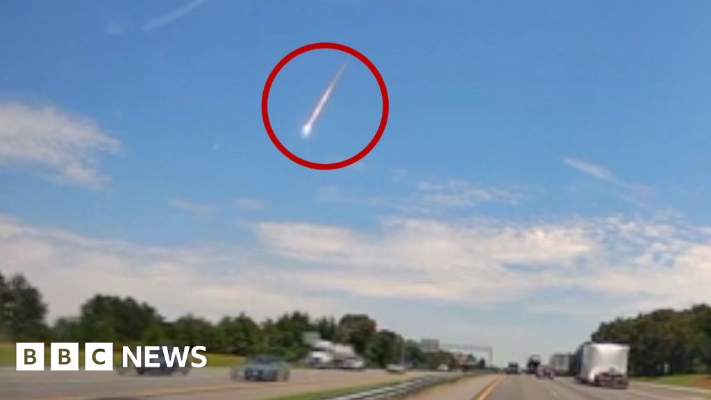 Watch: Large fireball seen shooting across sky over Southeastern US