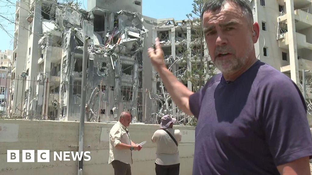 'It took a direct hit' - BBC at scene of Beersheba missile strike