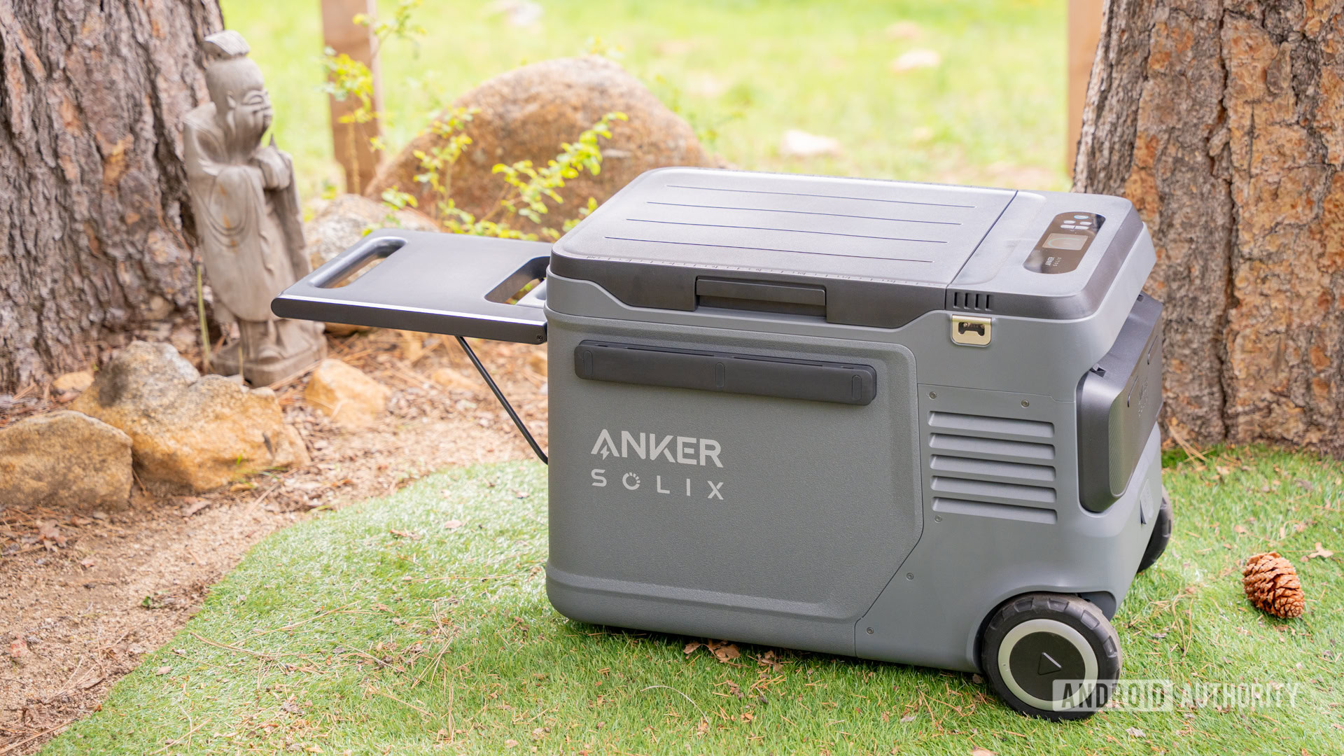 Anker SOLIX EverFrost 2 40L with handle:table propped up 3