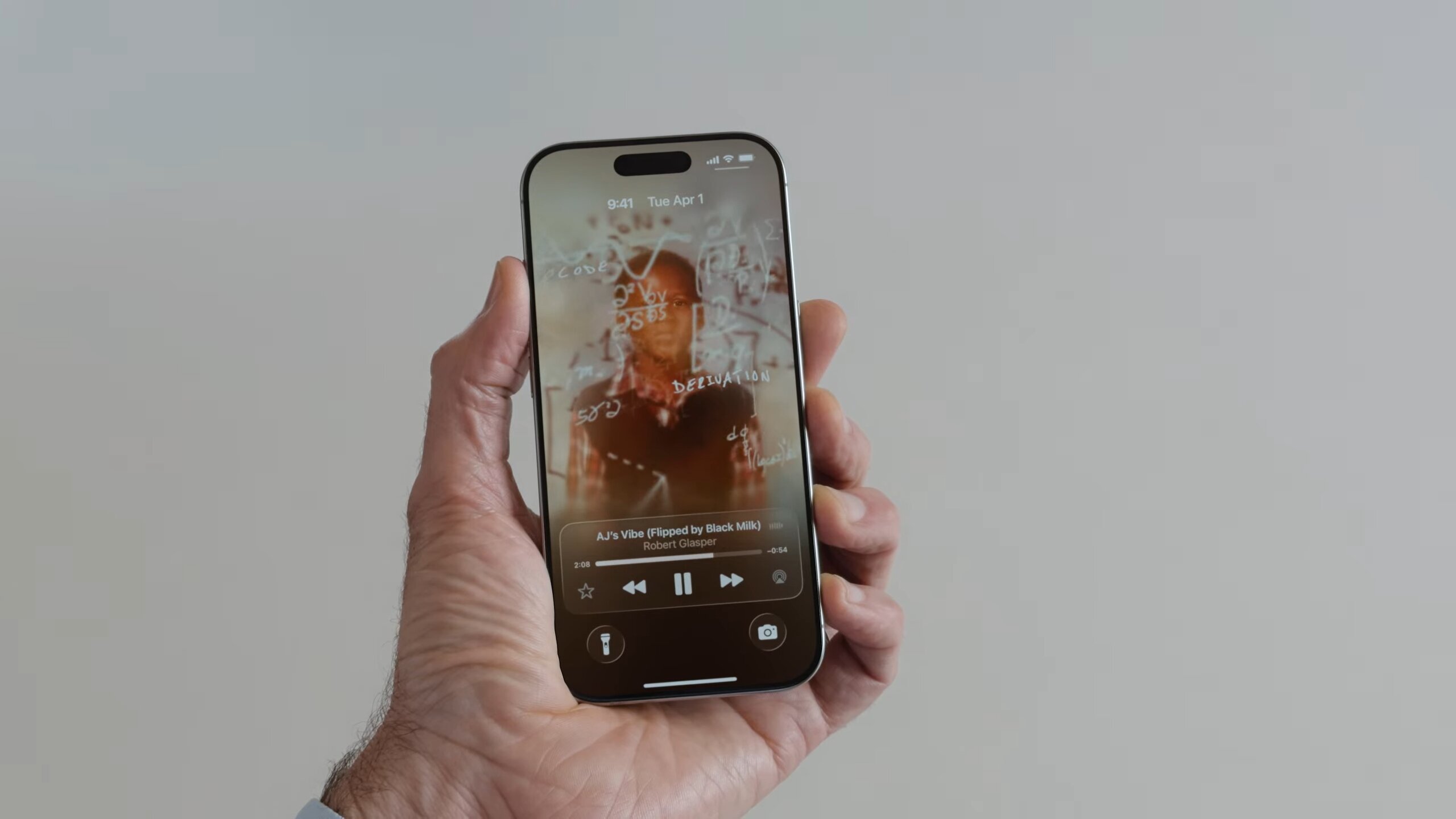 Animated album artwork on the lock screen in iOS 26.