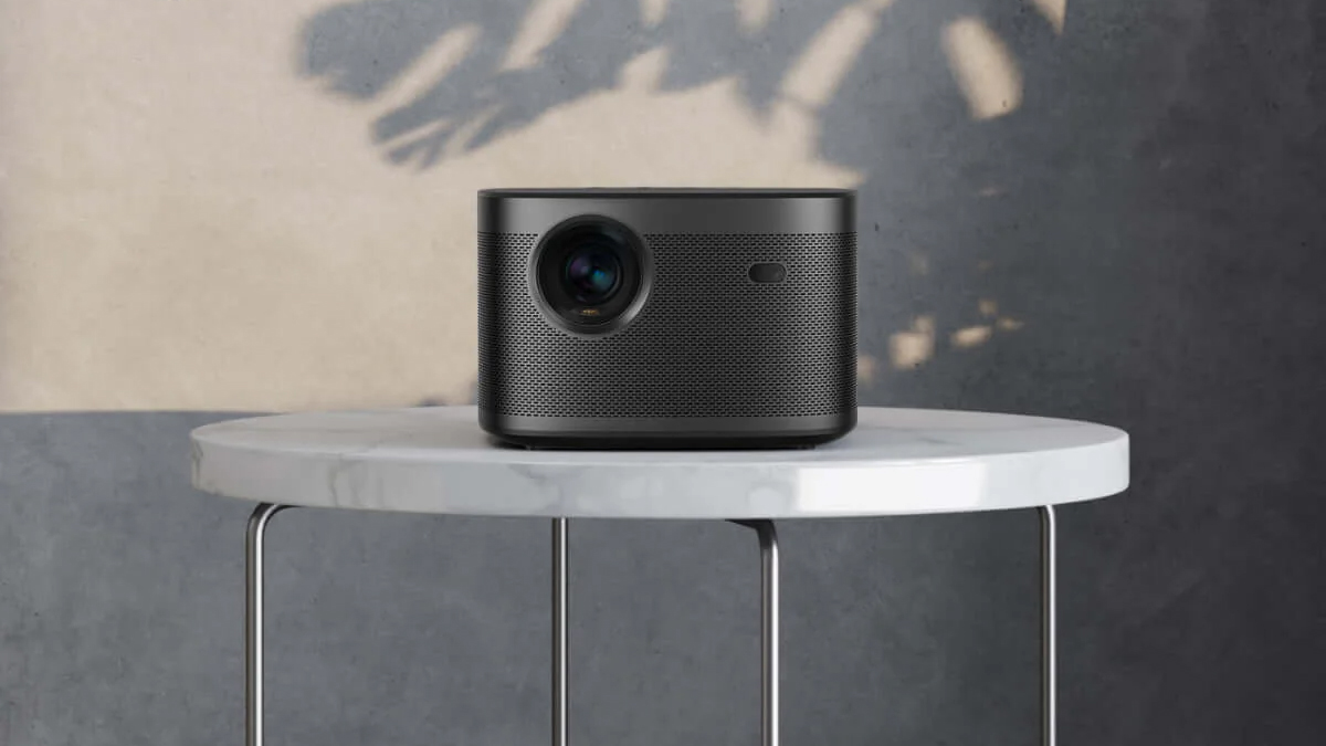 XGIMI Horizon Pro 4K on table