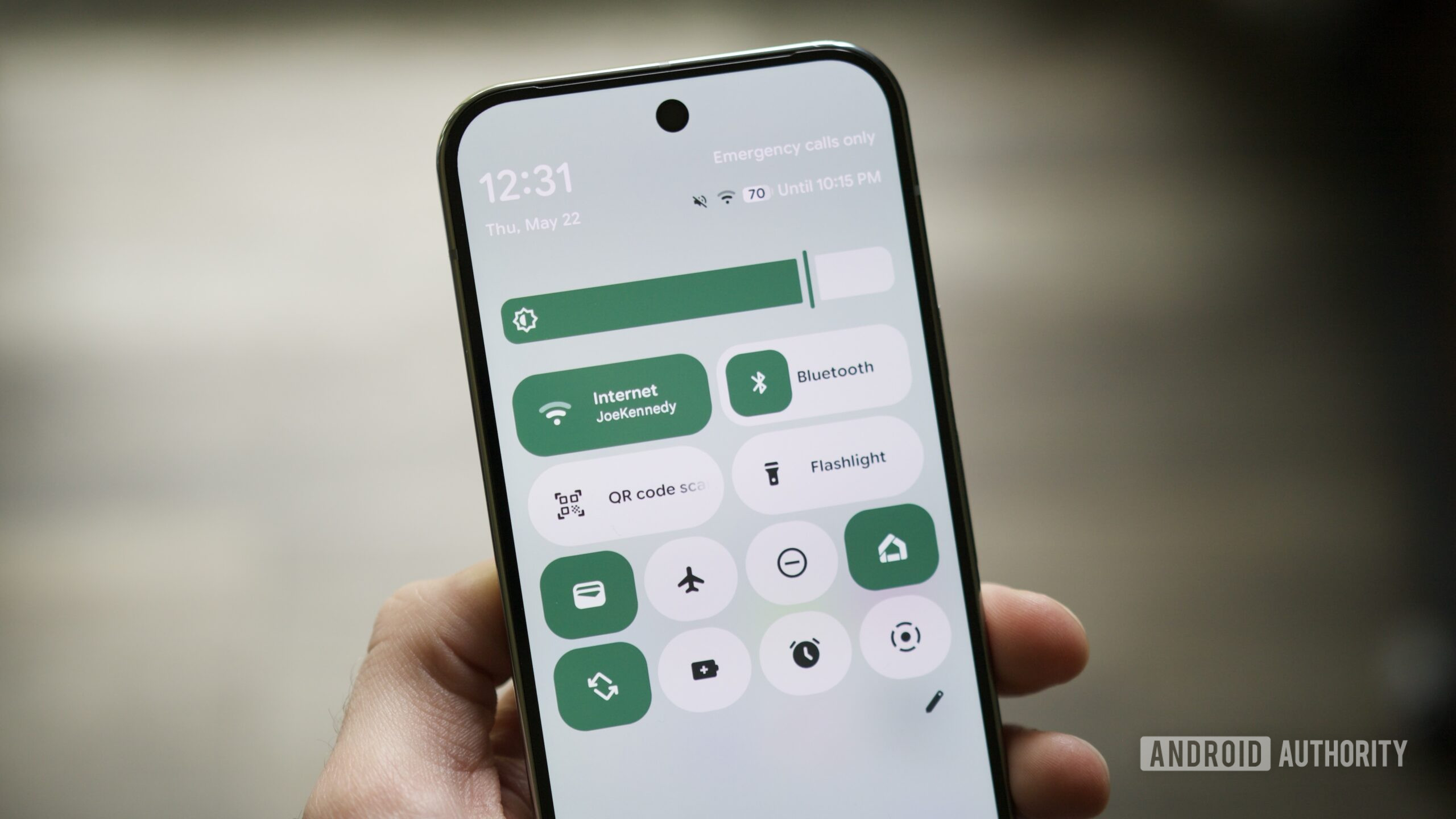 New quick settings design in Android 16 QPR1 Beta 1.