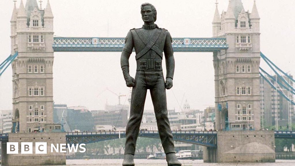 Giant Michael Jackson statues popped up 30 years ago. Where have they gone?