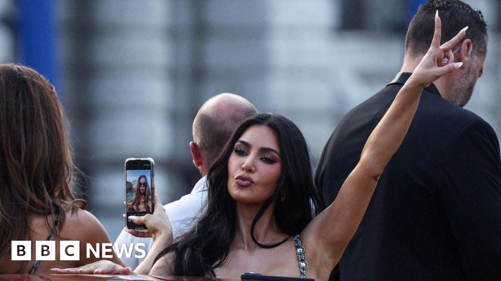 Watch: Stars arrive in Venice for Jeff Bezos and Lauren Sanchez wedding