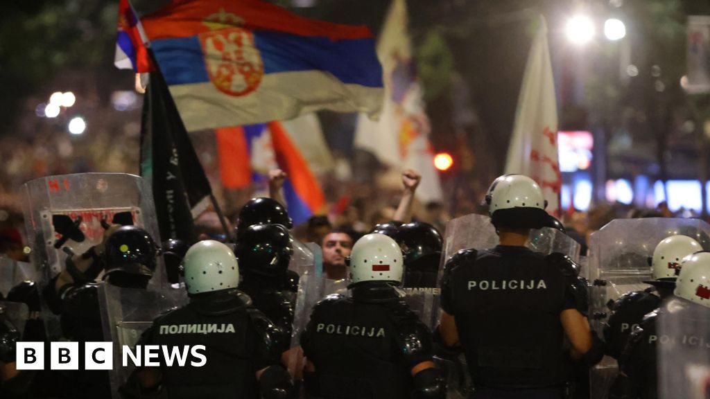 Serbia police clash with protesters calling for early election