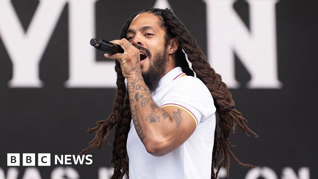 Starmer criticises 'appalling' Bob Vylan IDF chants