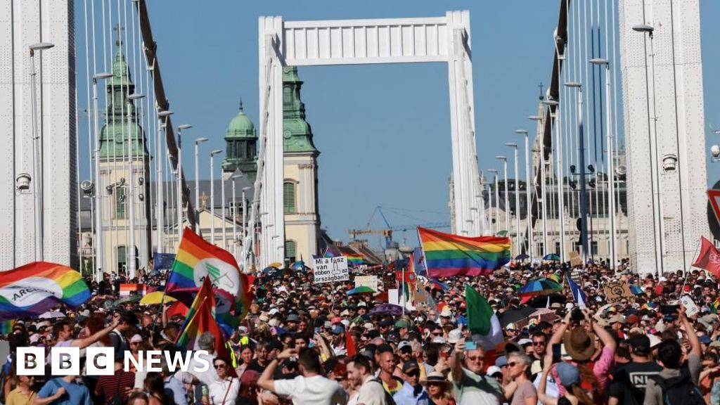 Thousands party at Budapest Pride in clear message to Orban
