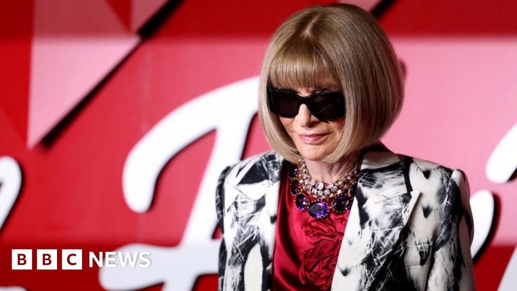 Anna Wintour stepping back as US Vogue's editor-in-chief