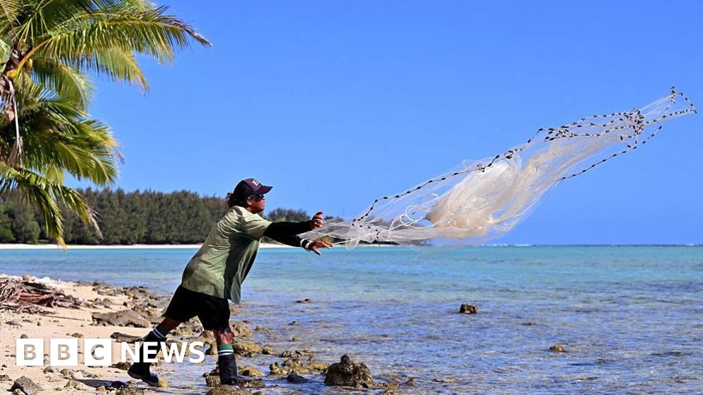 New Zealand halts funding for Cook Islands over China deals