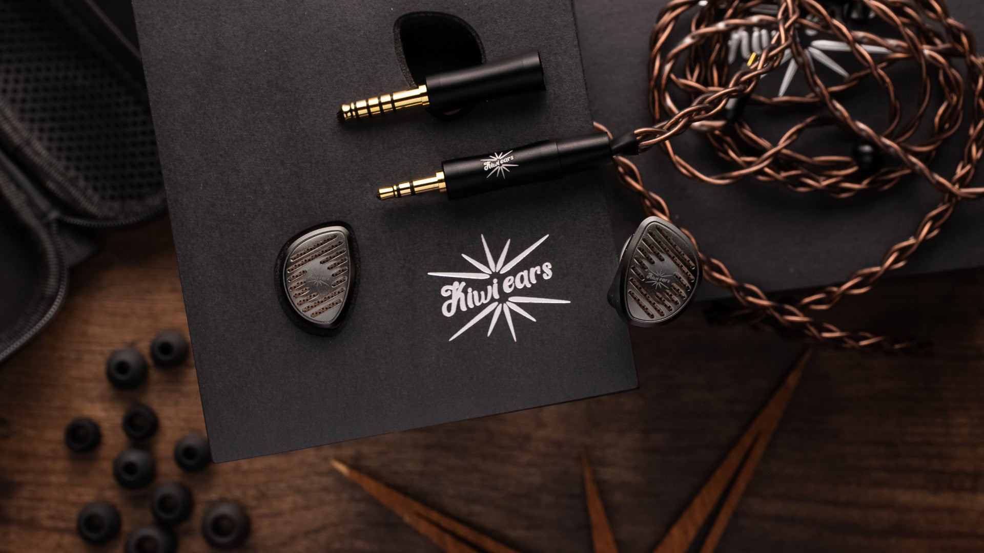 Packed with seven drivers, you’ll enjoy a seamless audio experience with the Kiwi Ears Septet