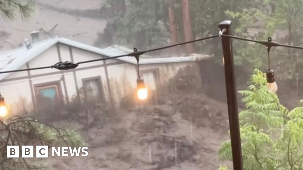 At least three dead in New Mexico flash flooding