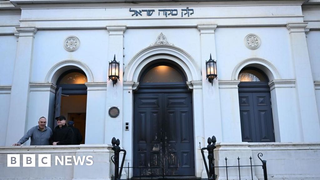 Australian PM vows 'full force of law' after arson attack at synagogue