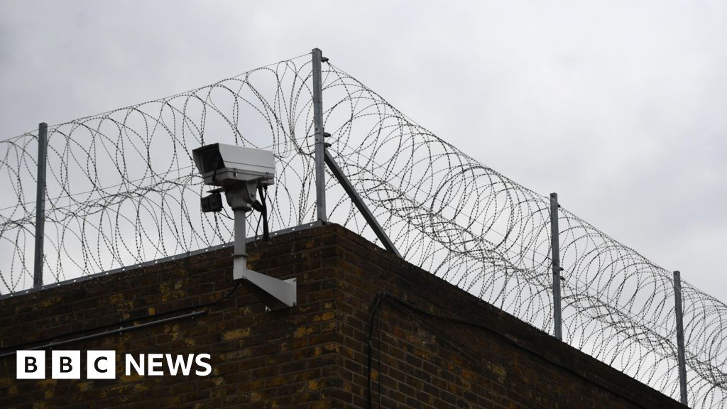Drugs smuggling 'destabilising' prisons, watchdog says
