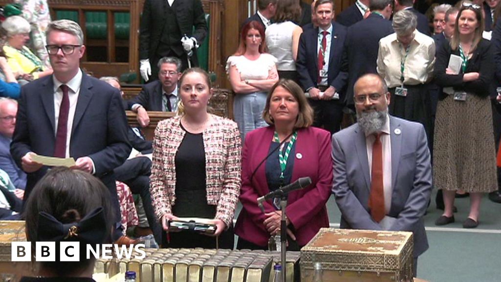 Government's diluted welfare bill clears House of Commons