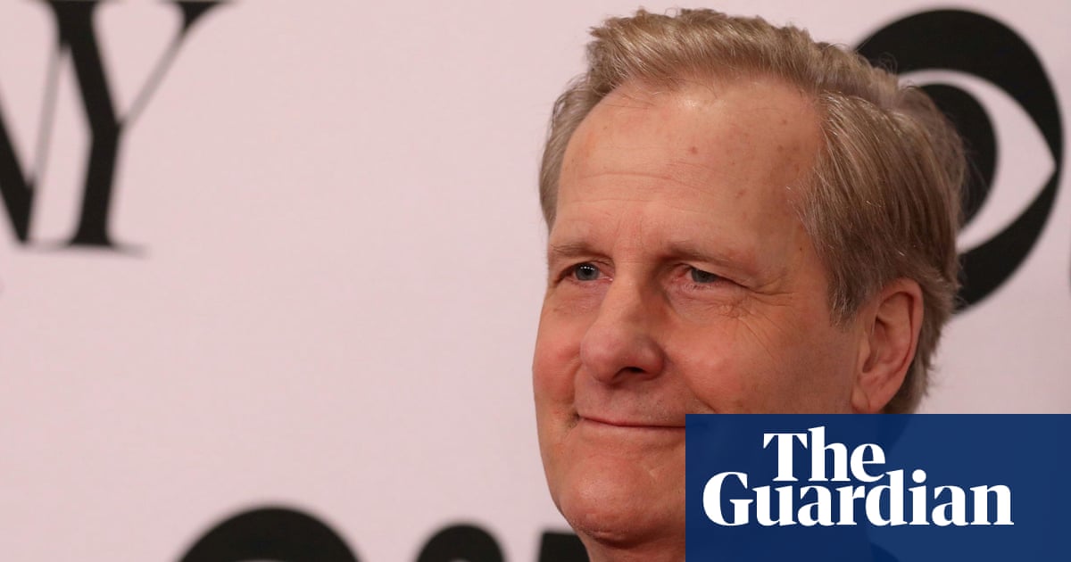 Jeff Daniels chastises Trump voters: ‘I hope you’re losing tons of money’