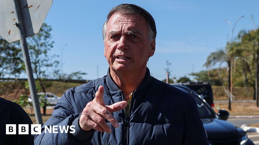 Court orders Bolsonaro to wear ankle tag and puts him under curfew