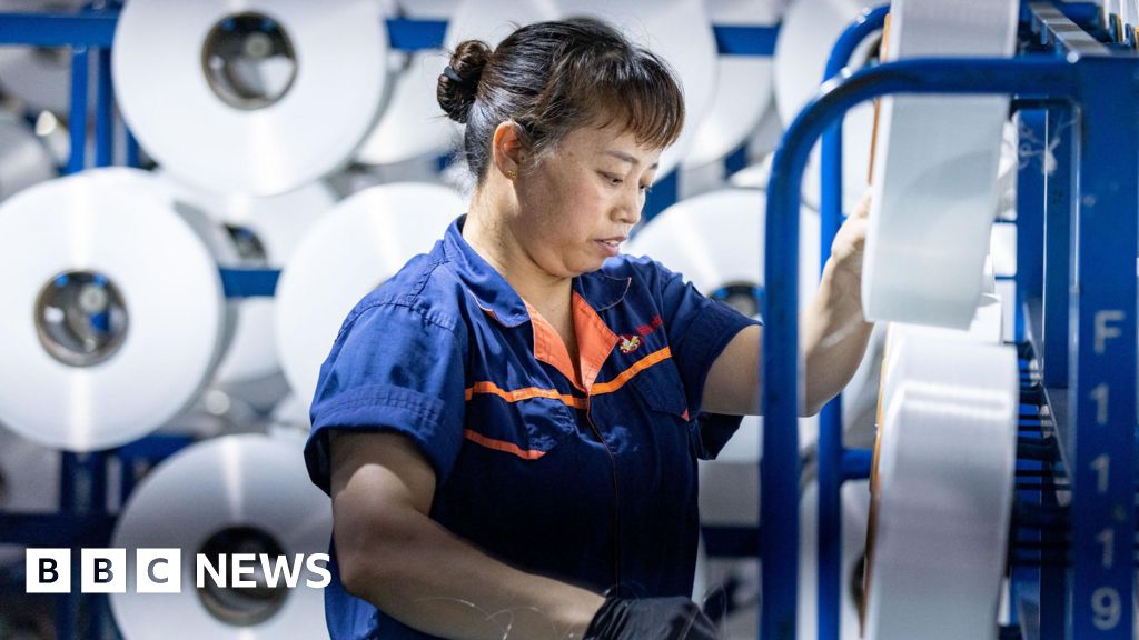 China growth slows as trade turmoil weighs on economy