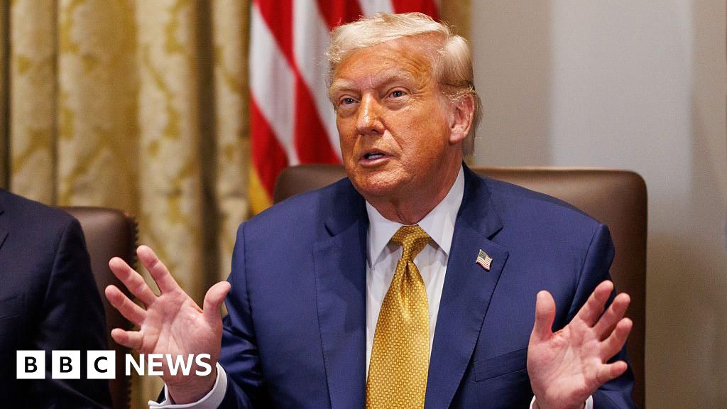 Trump threatens Brazil with 50% tariff and demands Bolsonaro's trial end