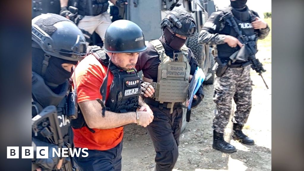 Powerful Ecuador drug lord 'Fito' extradited to US