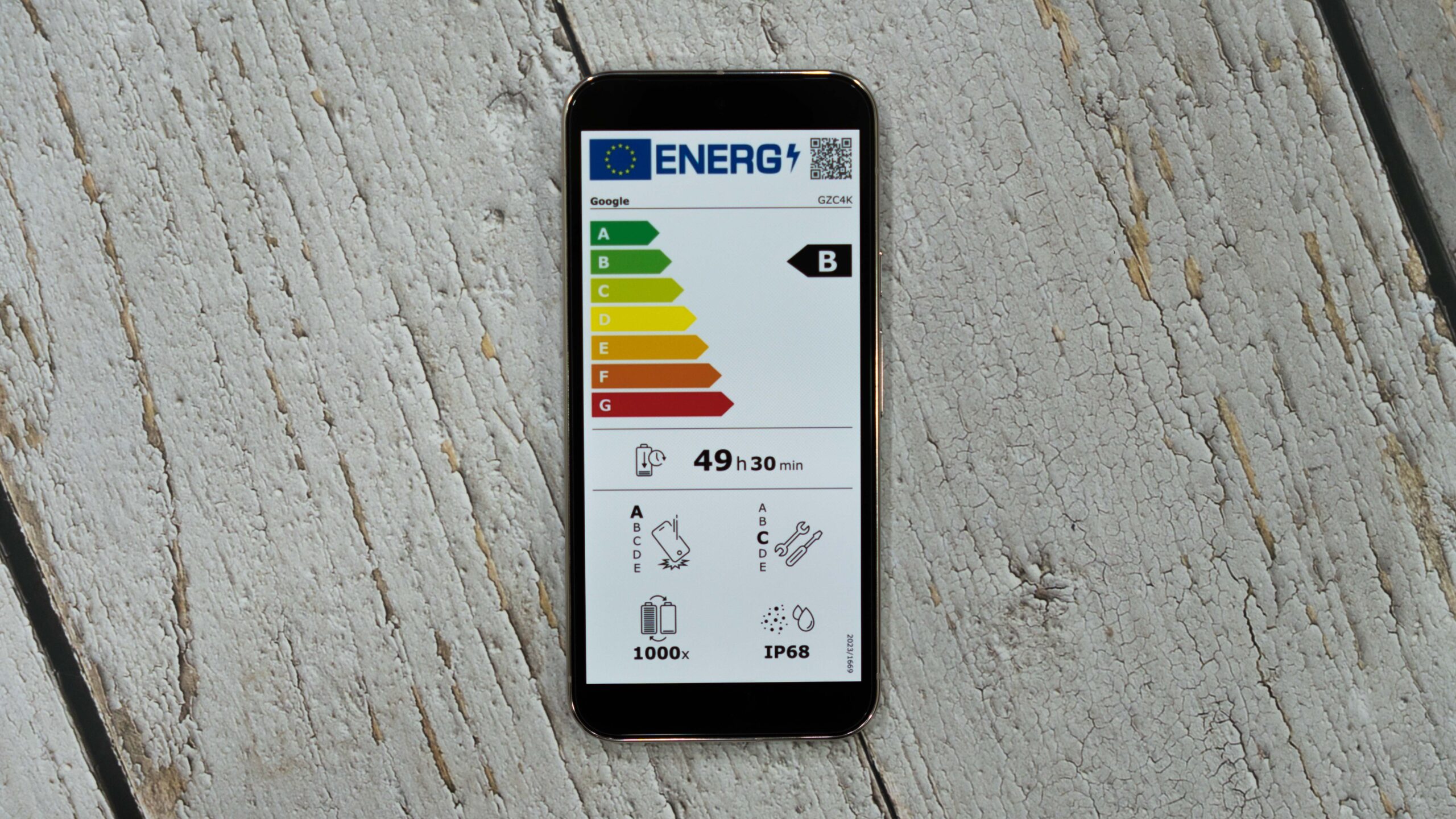 EU smartphone energy label showing Pixel 9 Pro XL