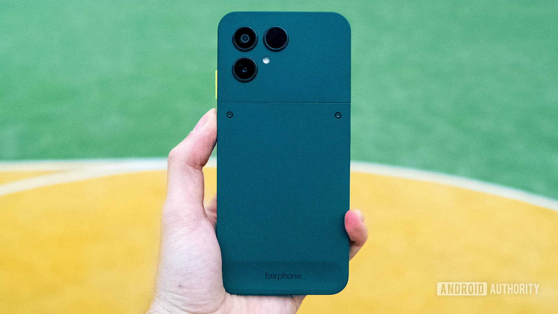 Fairphone Gen 6 in hand