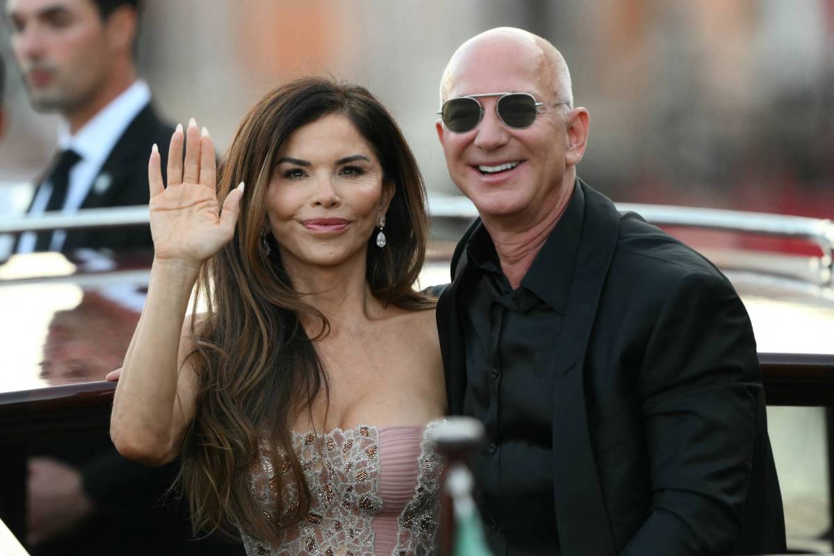 Jeff Bezos and Lauren Sanchez in Venice