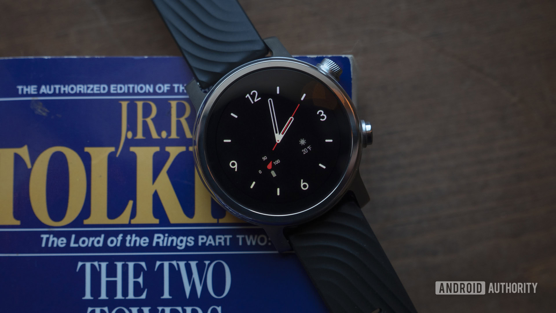 Moto 360 2019 review on book watch face 12