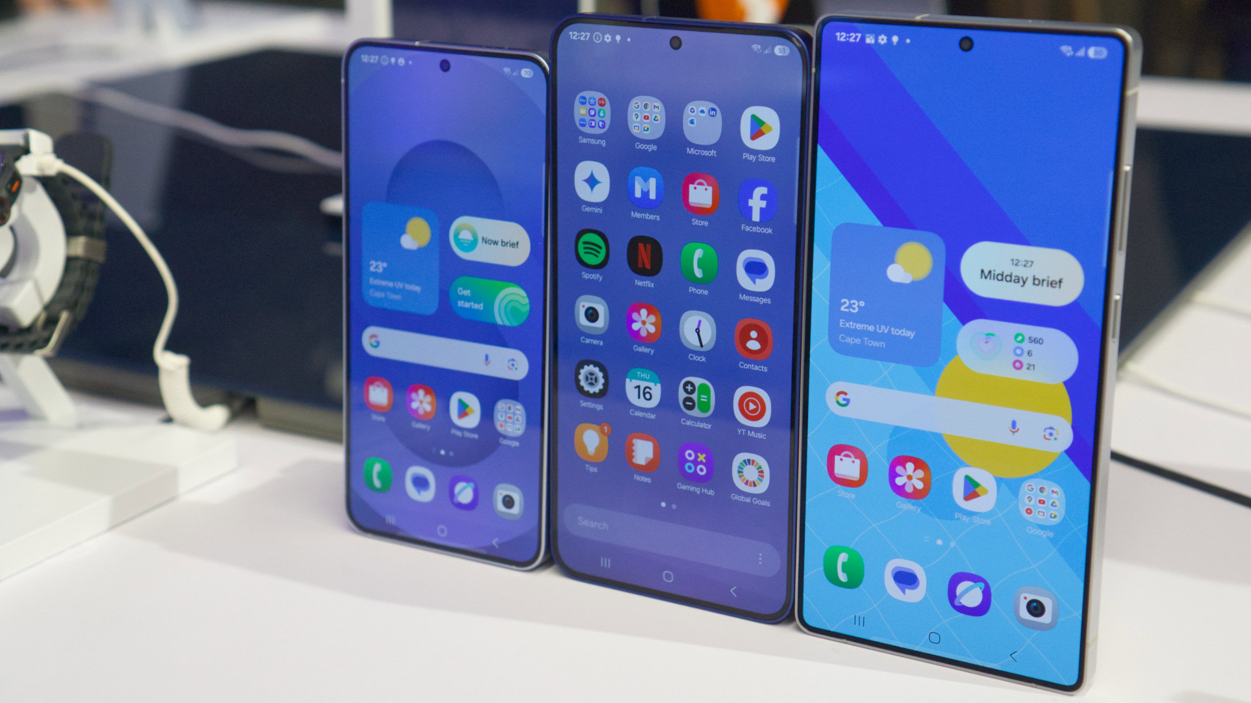 Samsung Galaxy S25 family front view