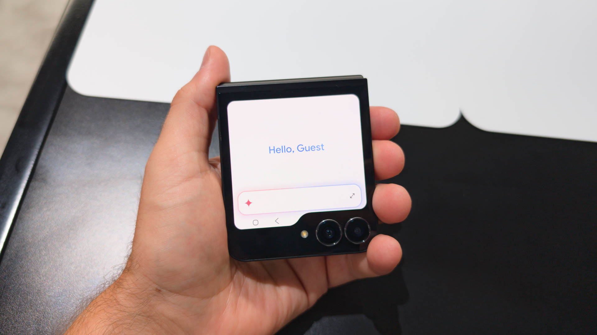 It seems the big three US carriers are skipping out on the Galaxy Z Flip 7 FE