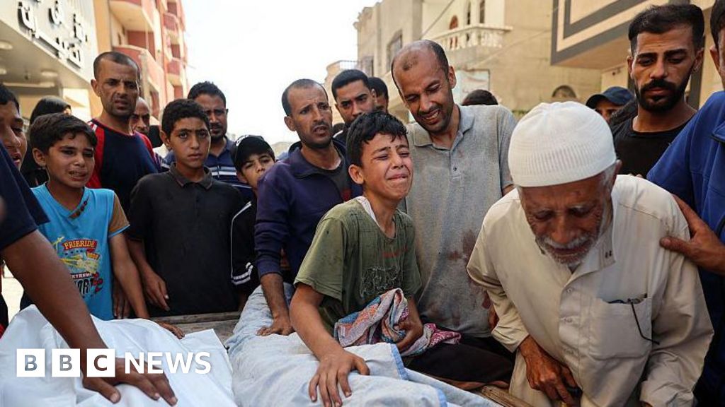 Youngsters bring water eliminated in Israeli strike in Gaza, emergency situation authorities claim