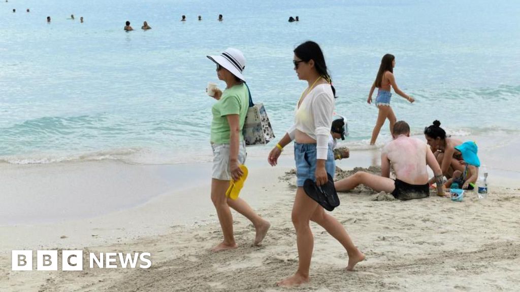 Trump tightens US policy on Cuba