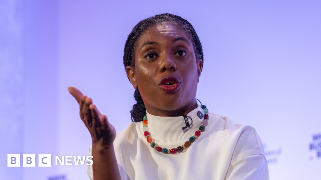 Ban some foreigners from sickness benefits, Tories urge