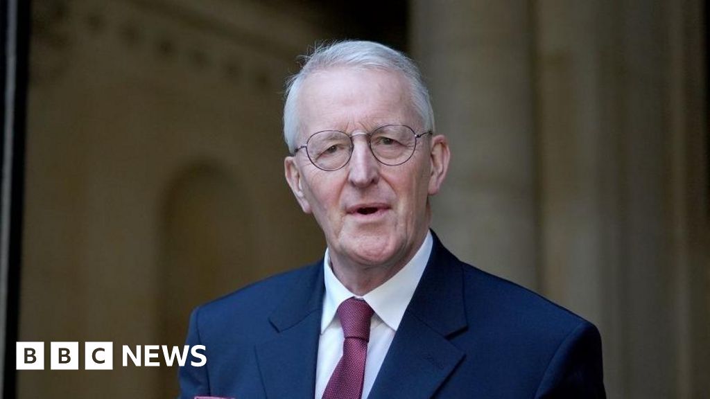 Benn accuses Tories of making false promises to veterans