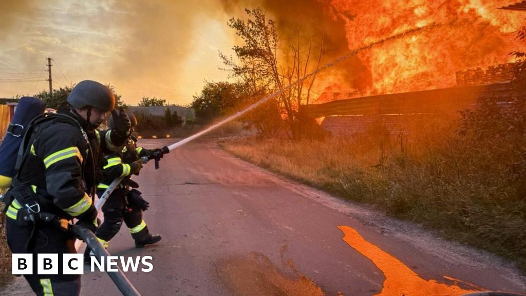 Ukraine suffers heaviest attack after Trump criticises Putin