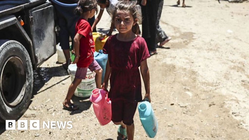 Israeli defence minister plans to move Gaza's population to camp in Rafah