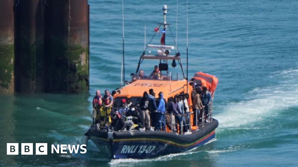 UK-France migrant deal 'robust' against legal challenges, Cooper says